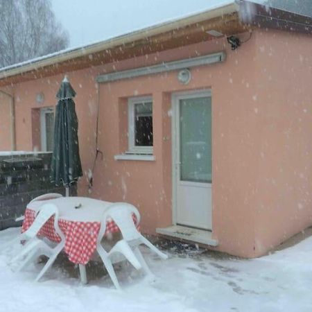 ポンジボーLe Coin Tranquille Au Pied Du Puy De Domeアパートメント エクステリア 写真