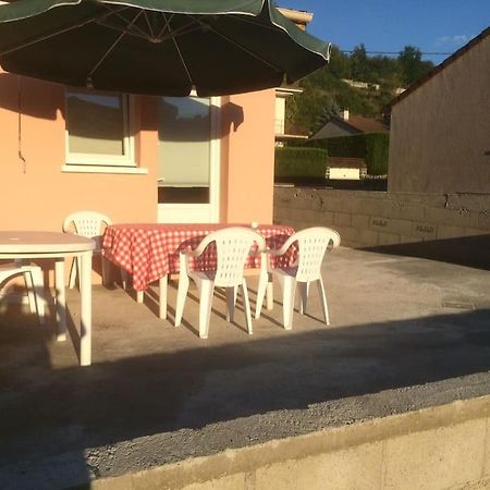 ポンジボーLe Coin Tranquille Au Pied Du Puy De Domeアパートメント エクステリア 写真