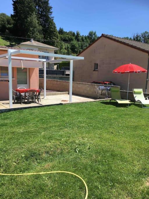 ポンジボーLe Coin Tranquille Au Pied Du Puy De Domeアパートメント エクステリア 写真